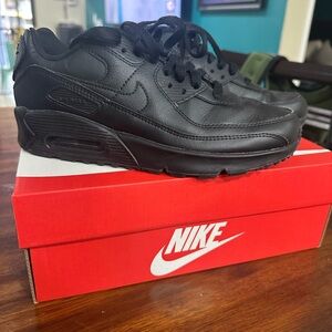 Black Nike Air Max